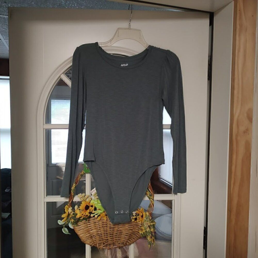 Aerie Green Long Sleeve Bodysuit Size Women's M.